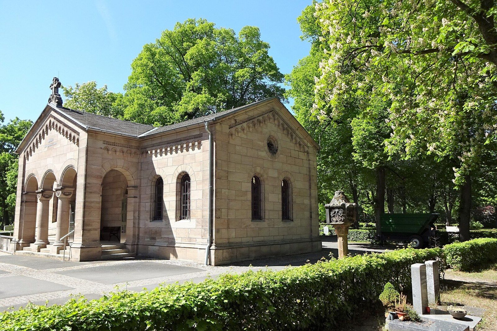 Kolumbarium in der alten Trauerhalle – Friedhof Fürth